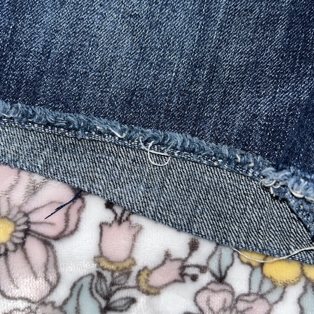 American Eagle 🦅 Shorts - Picture 5 of 9